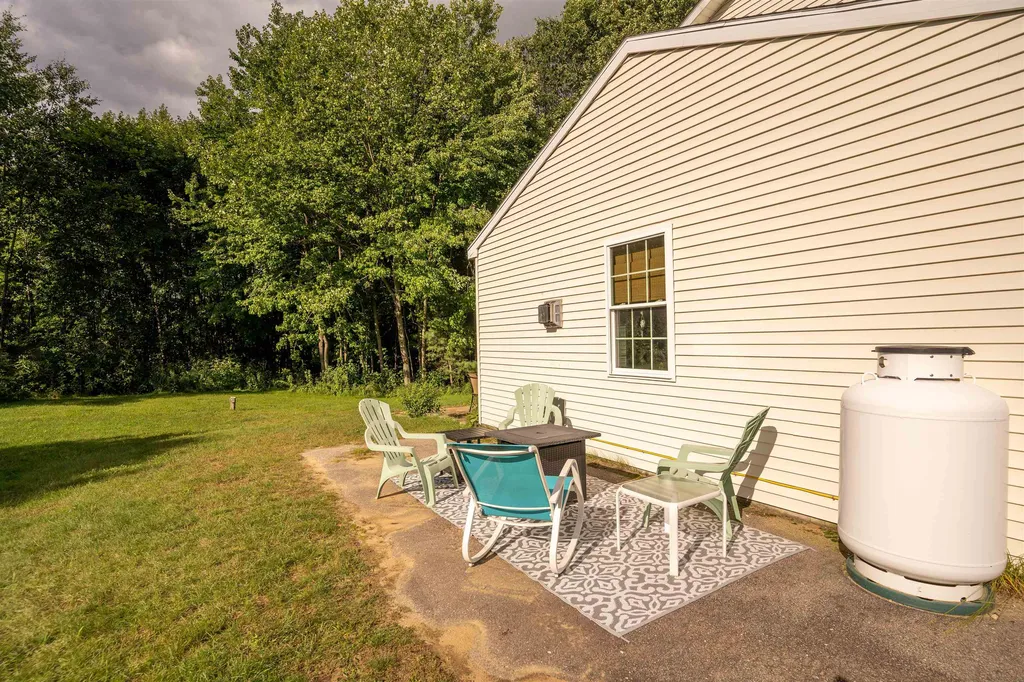 10 Colonial Drive Rochester NH 03839