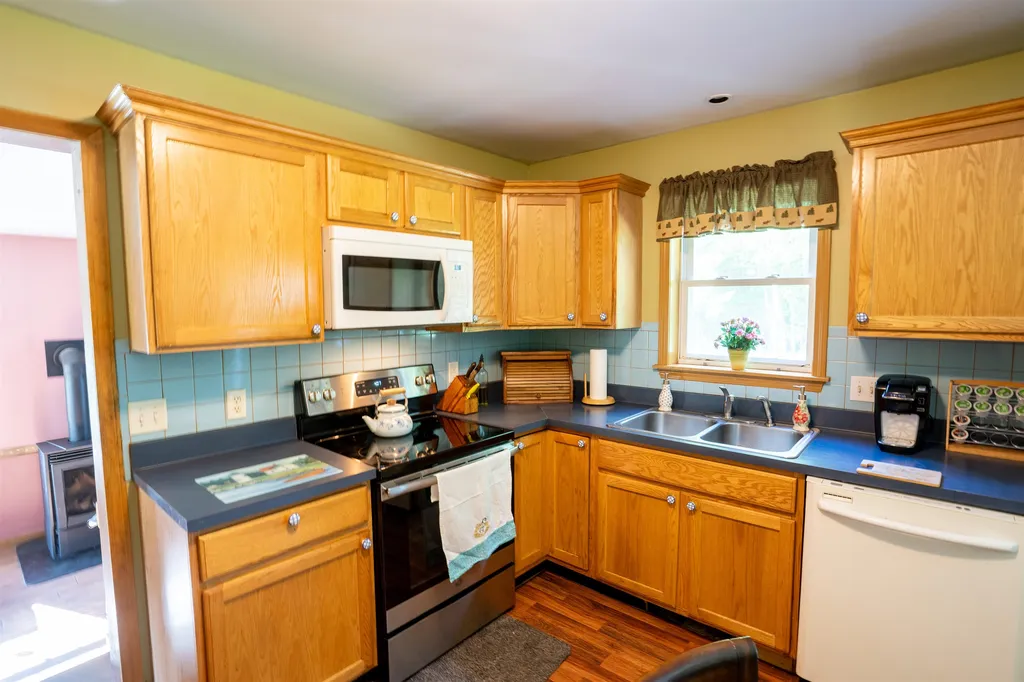 10 Colonial Drive Rochester NH 03839