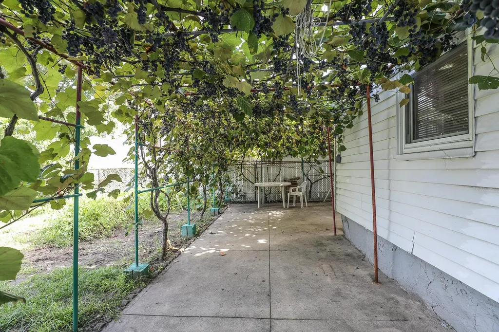 102 Ash Street Nashua NH 03060