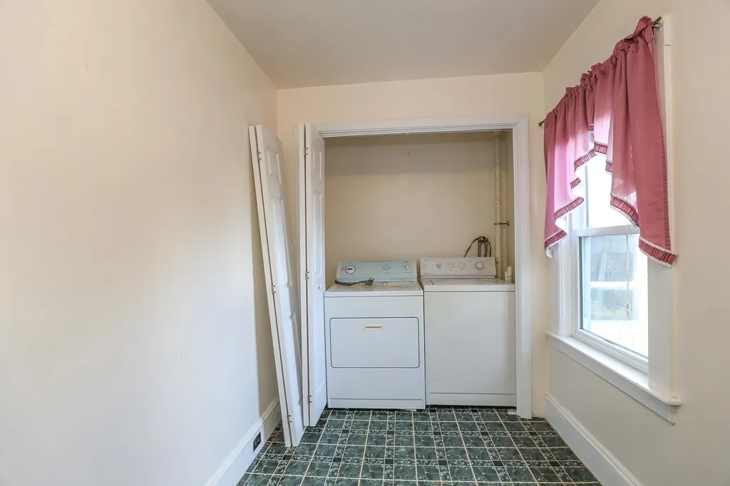 102 Ash Street Nashua NH 03060