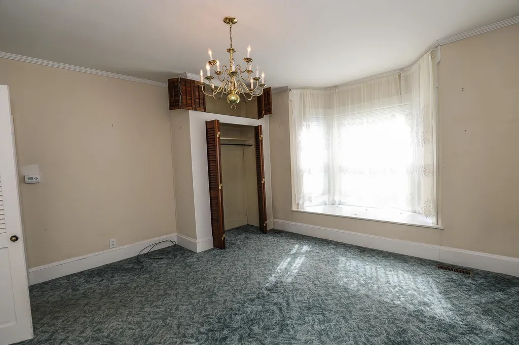 102 Ash Street Nashua NH 03060