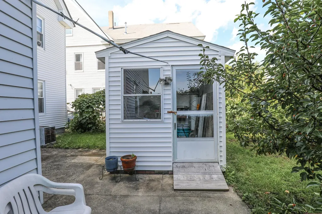 102 Ash Street Nashua NH 03060