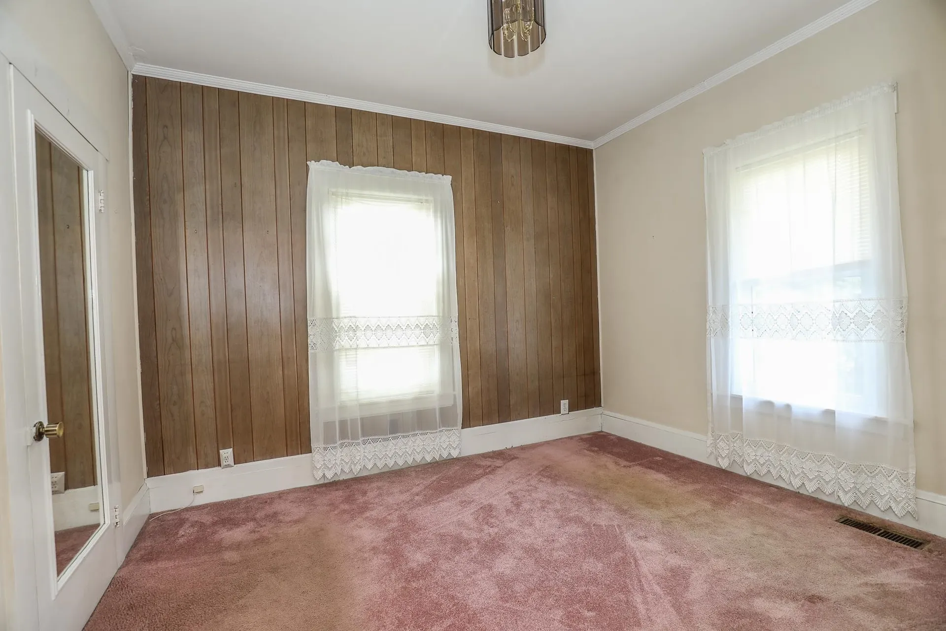102 Ash Street Nashua NH 03060