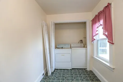 102 Ash Street Nashua NH 03060