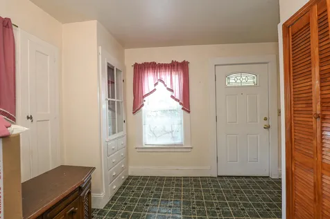 102 Ash Street Nashua NH 03060