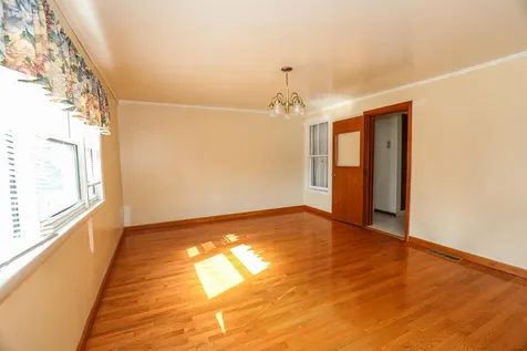 102 Ash Street Nashua NH 03060