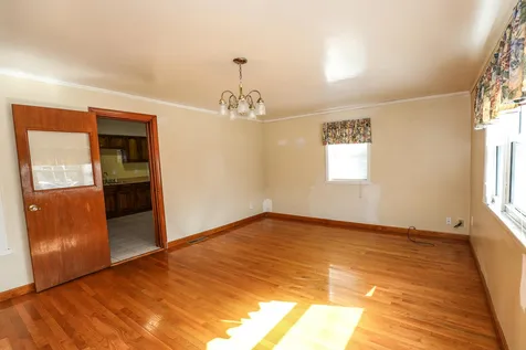 102 Ash Street Nashua NH 03060