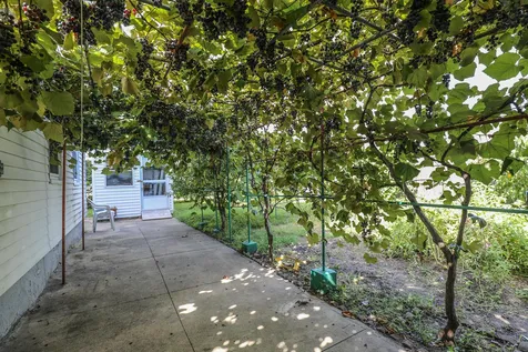 102 Ash Street Nashua NH 03060