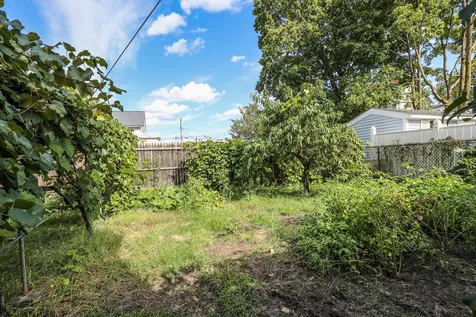 102 Ash Street Nashua NH 03060