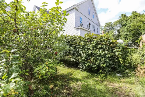102 Ash Street Nashua NH 03060