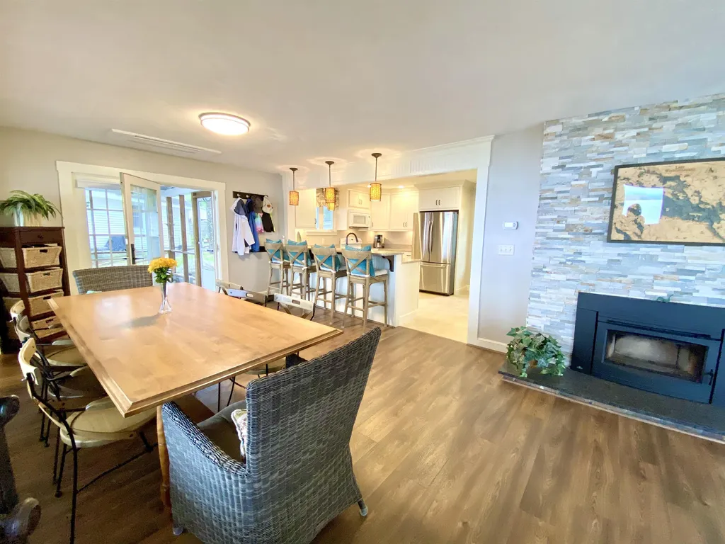 171 Dockham Shore Road Gilford NH 03249