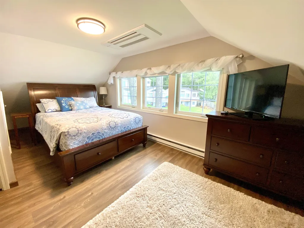 171 Dockham Shore Road Gilford NH 03249
