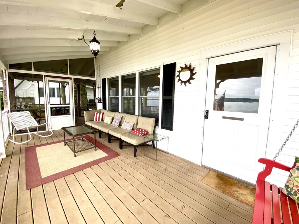 171 Dockham Shore Road Gilford NH 03249