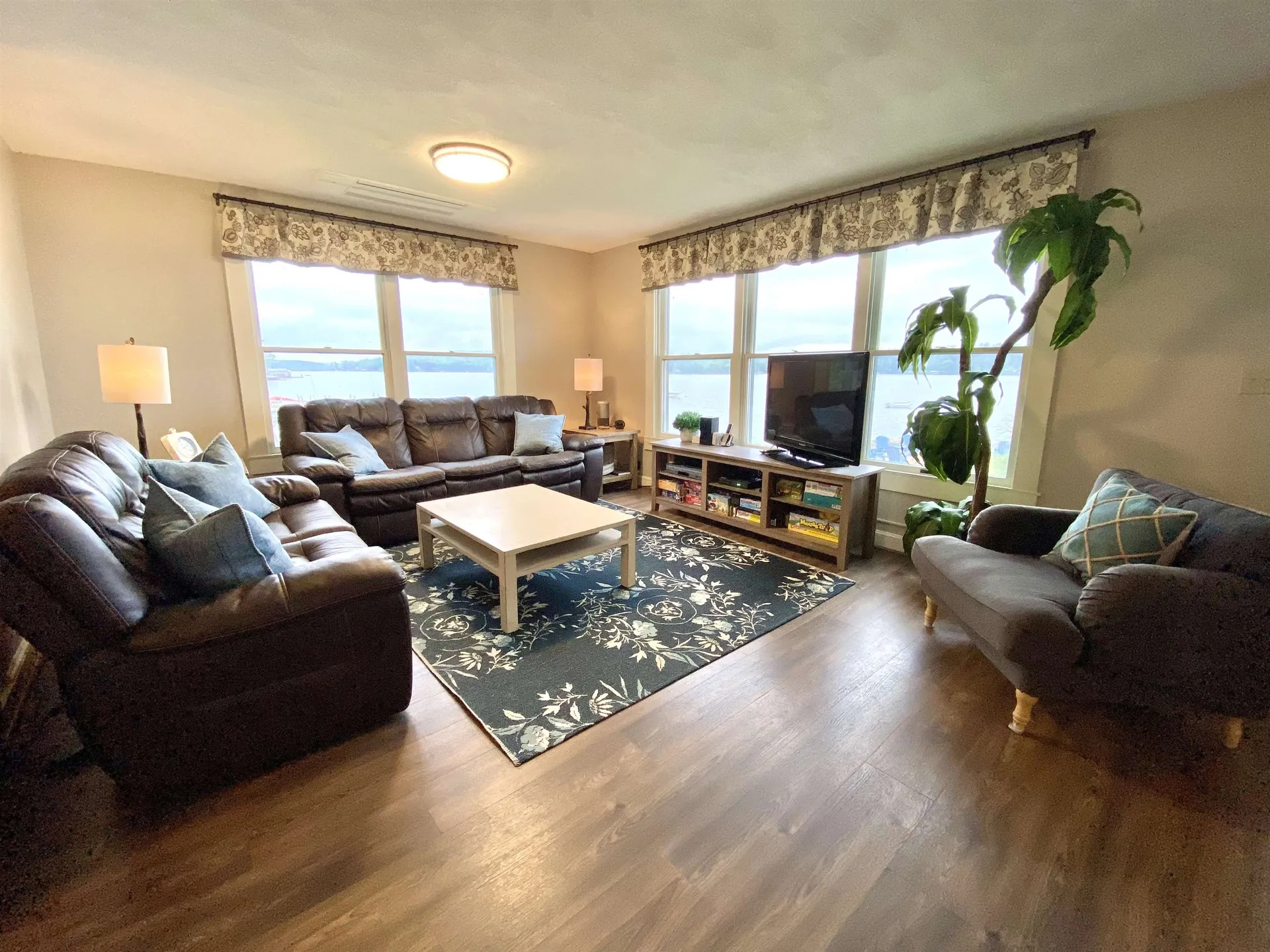 171 Dockham Shore Road Gilford NH 03249