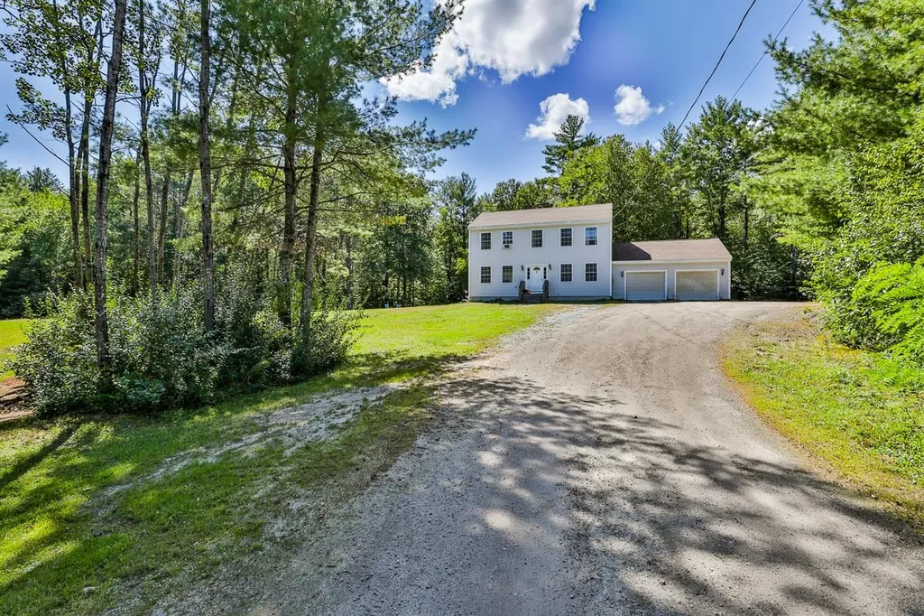 427 River Road Weare NH 03281