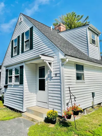 8 Dodge Street Rochester NH 03867