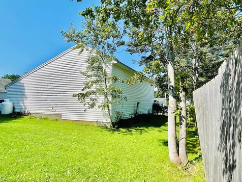 8 Dodge Street Rochester NH 03867