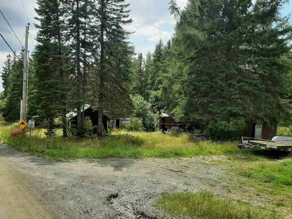 8 River Road Pittsburg NH 03592