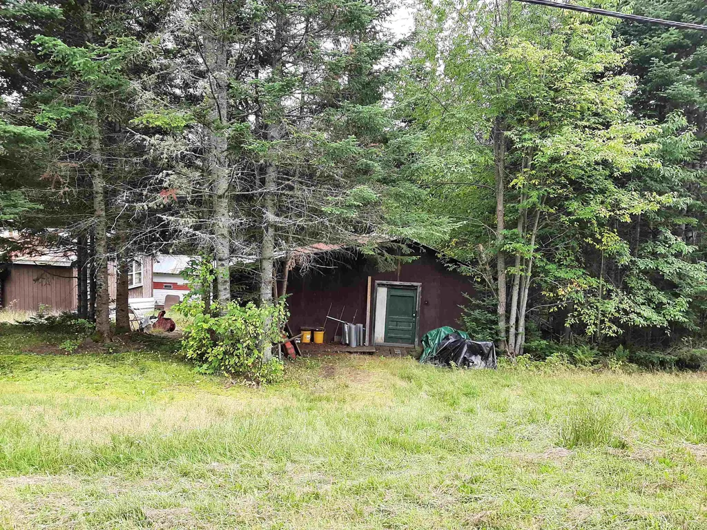 8 River Road Pittsburg NH 03592