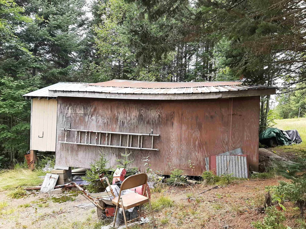 8 River Road Pittsburg NH 03592