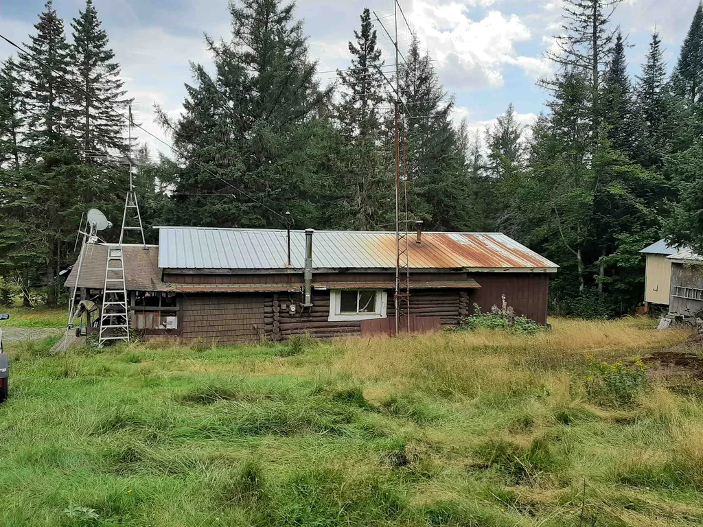 8 River Road Pittsburg NH 03592