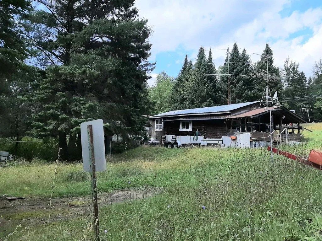 8 River Road Pittsburg NH 03592