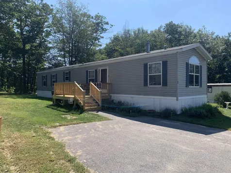 8 Tonka Street Rochester NH 03867