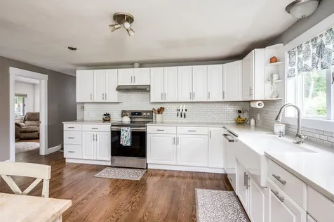 40 Crestview Terrace Stratham NH 03885