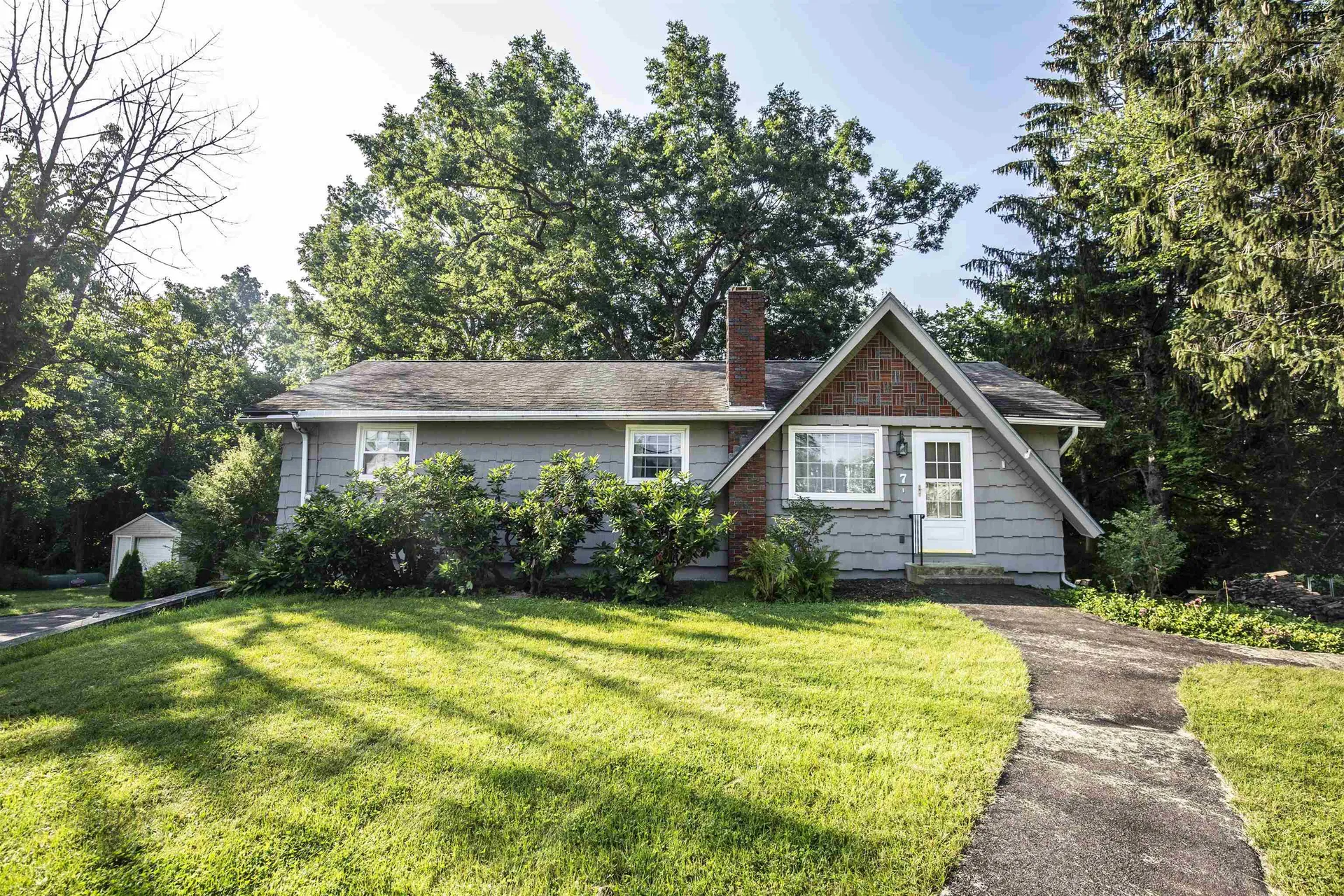 7 Dennis Drive Salem NH 03079