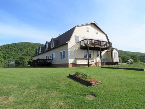 2637 Farrar Road Newport Town VT 05857