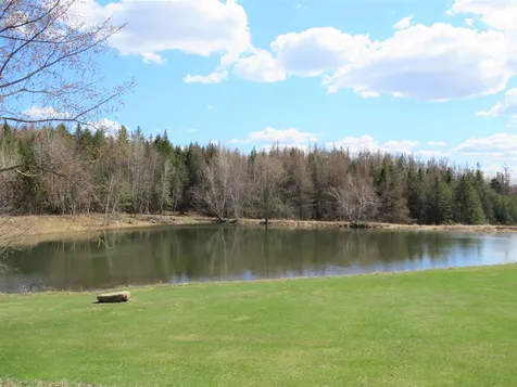 2637 Farrar Road Newport Town VT 05857