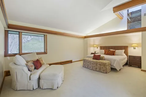 10 Gates Road Hanover NH 03750