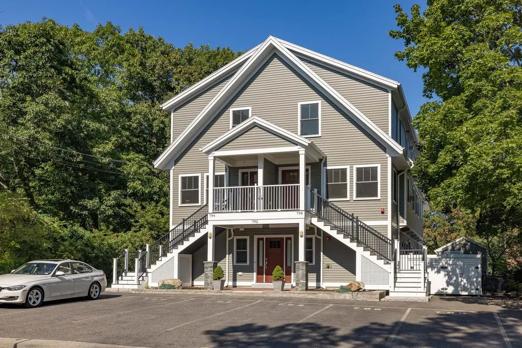 796 Sagamore Avenue Portsmouth NH 03801