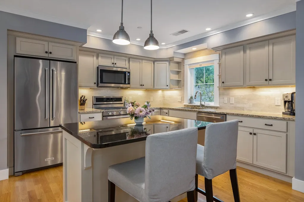 796 Sagamore Avenue Portsmouth NH 03801