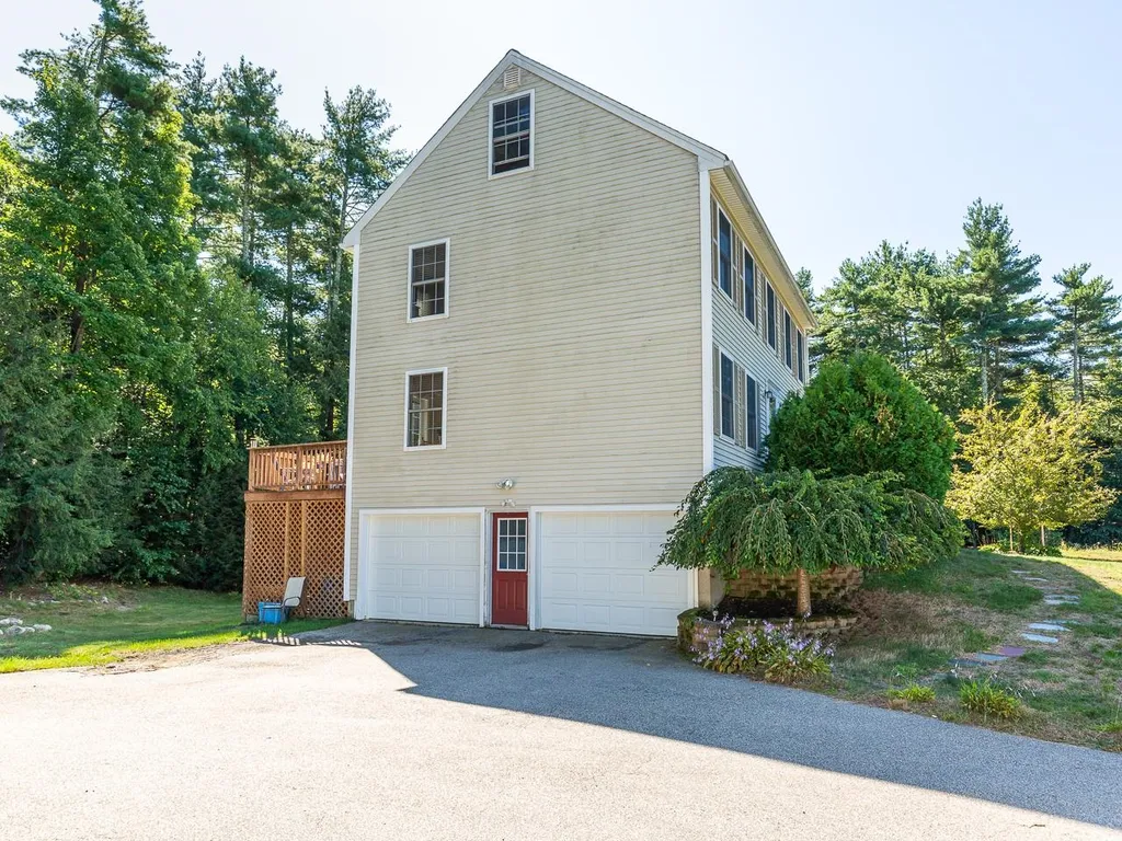 56 Compromise Lane Sandown NH 03873