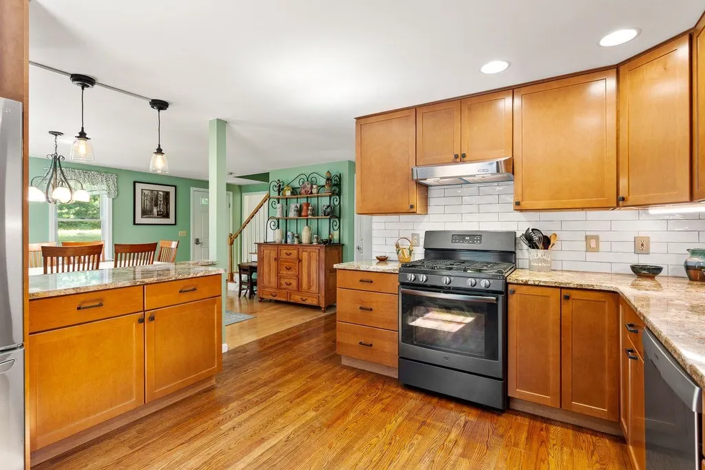 6 Pillsbury Pasture Road Kingston NH 03848