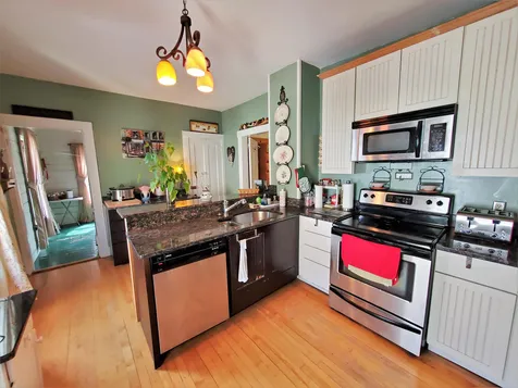 22 Myrtle Street Brattleboro VT 05301