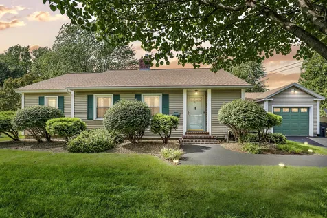 33 E Dunstable Road Nashua NH 03060