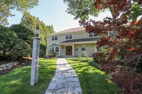 255 Walnut Hill Avenue Manchester NH 03104-2136