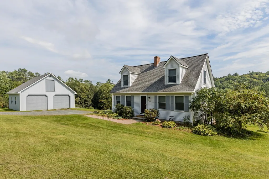 23 Meadow View Lane Hartland VT 05048