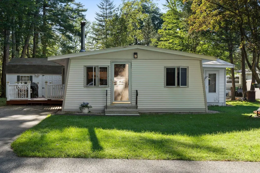 10 Birch Court Seabrook NH 03874