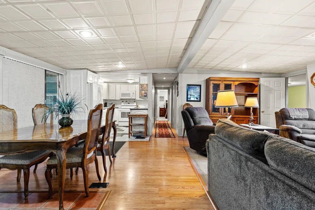 10 Birch Court Seabrook NH 03874