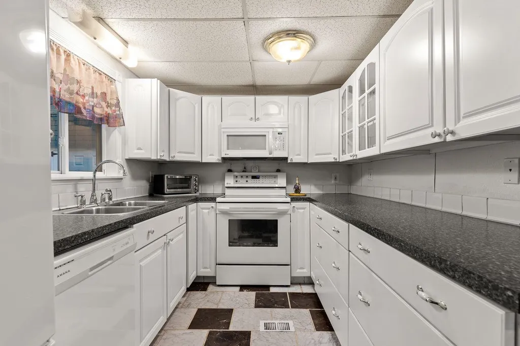 10 Birch Court Seabrook NH 03874
