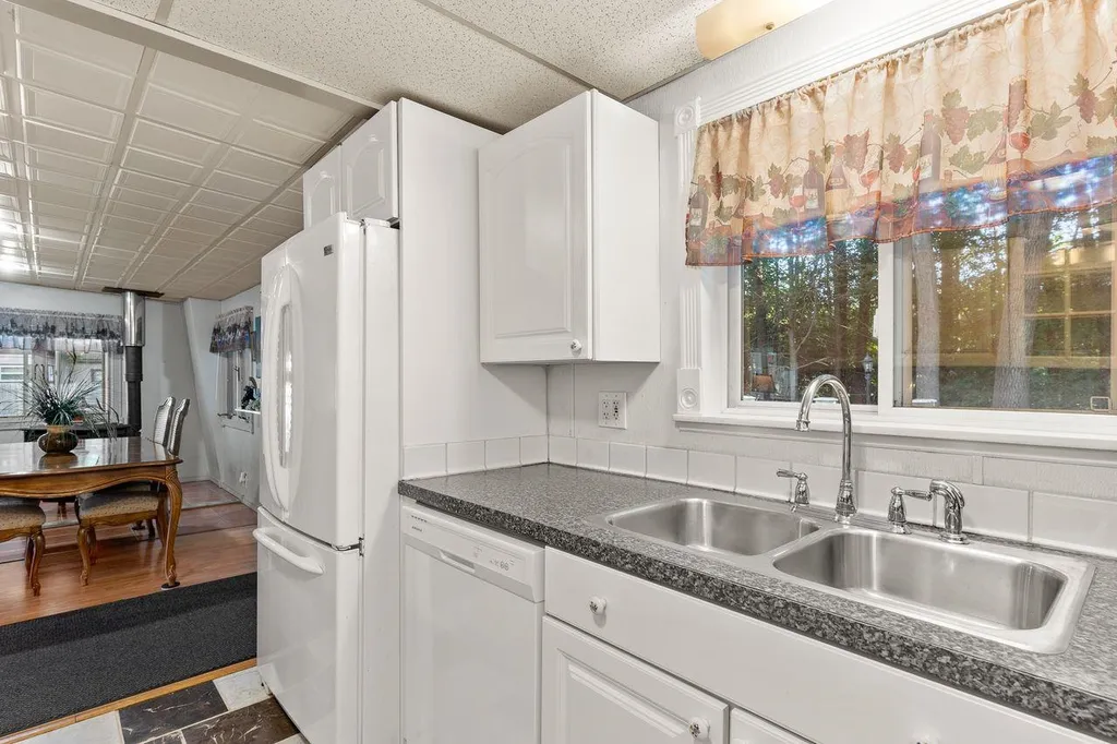 10 Birch Court Seabrook NH 03874