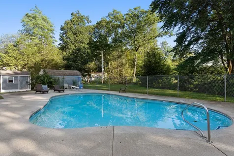 10 Birch Court Seabrook NH 03874