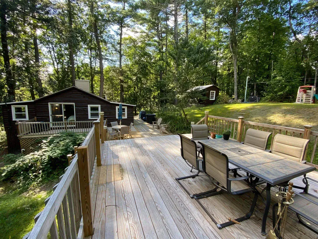 37 Spring Street Pelham NH 03076
