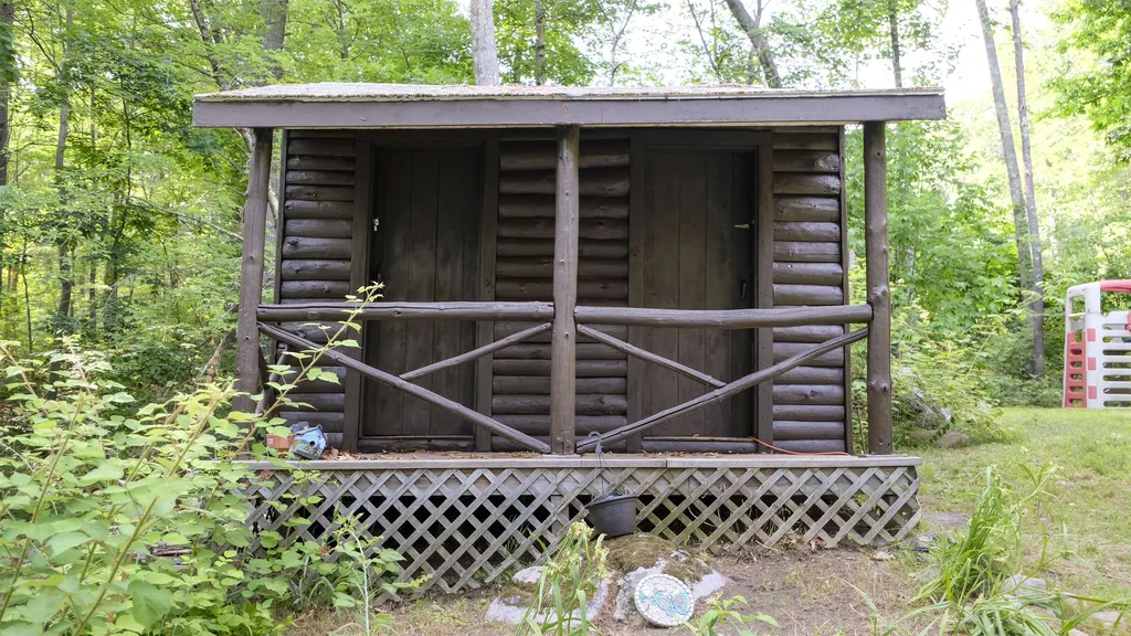 37 Spring Street Pelham NH 03076