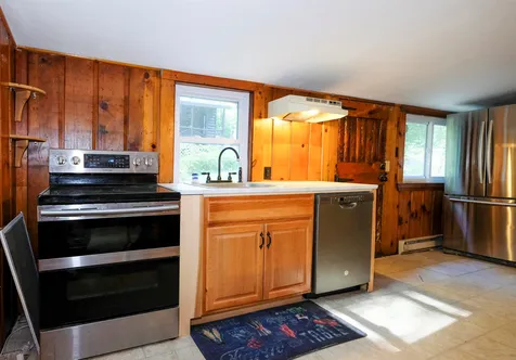 37 Spring Street Pelham NH 03076
