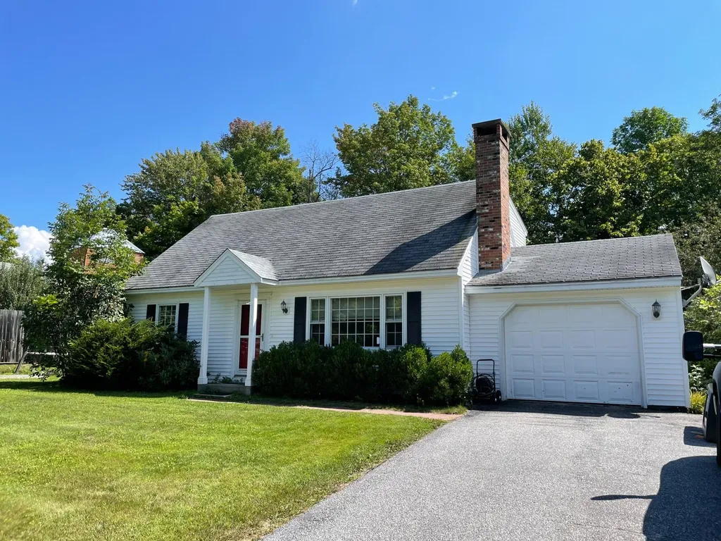 18 Prescott Lane New London NH 03257