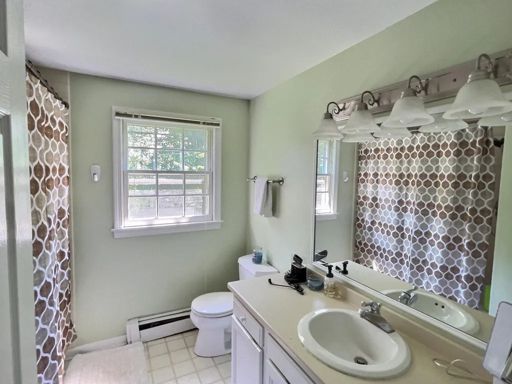 18 Prescott Lane New London NH 03257